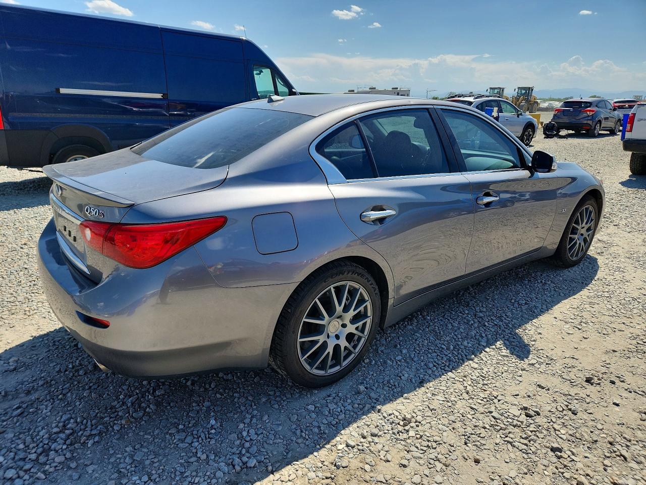 2015 INFINITI Q50