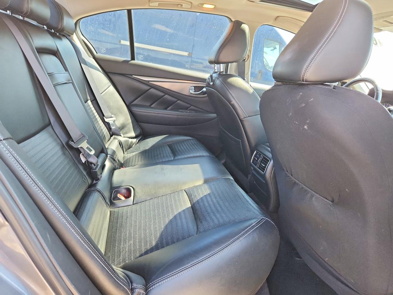 2015 INFINITI Q50