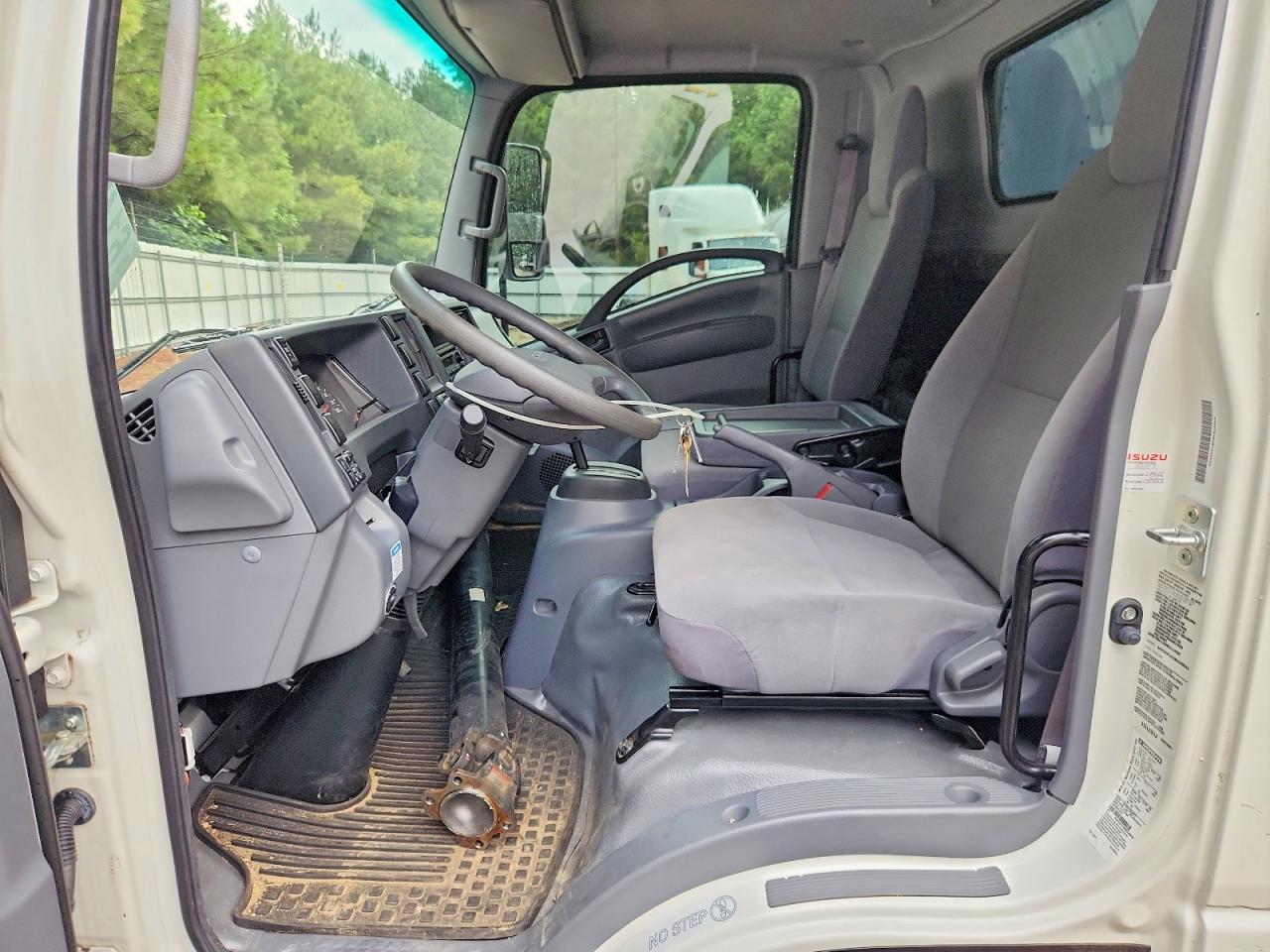 2021 ISUZU NPR