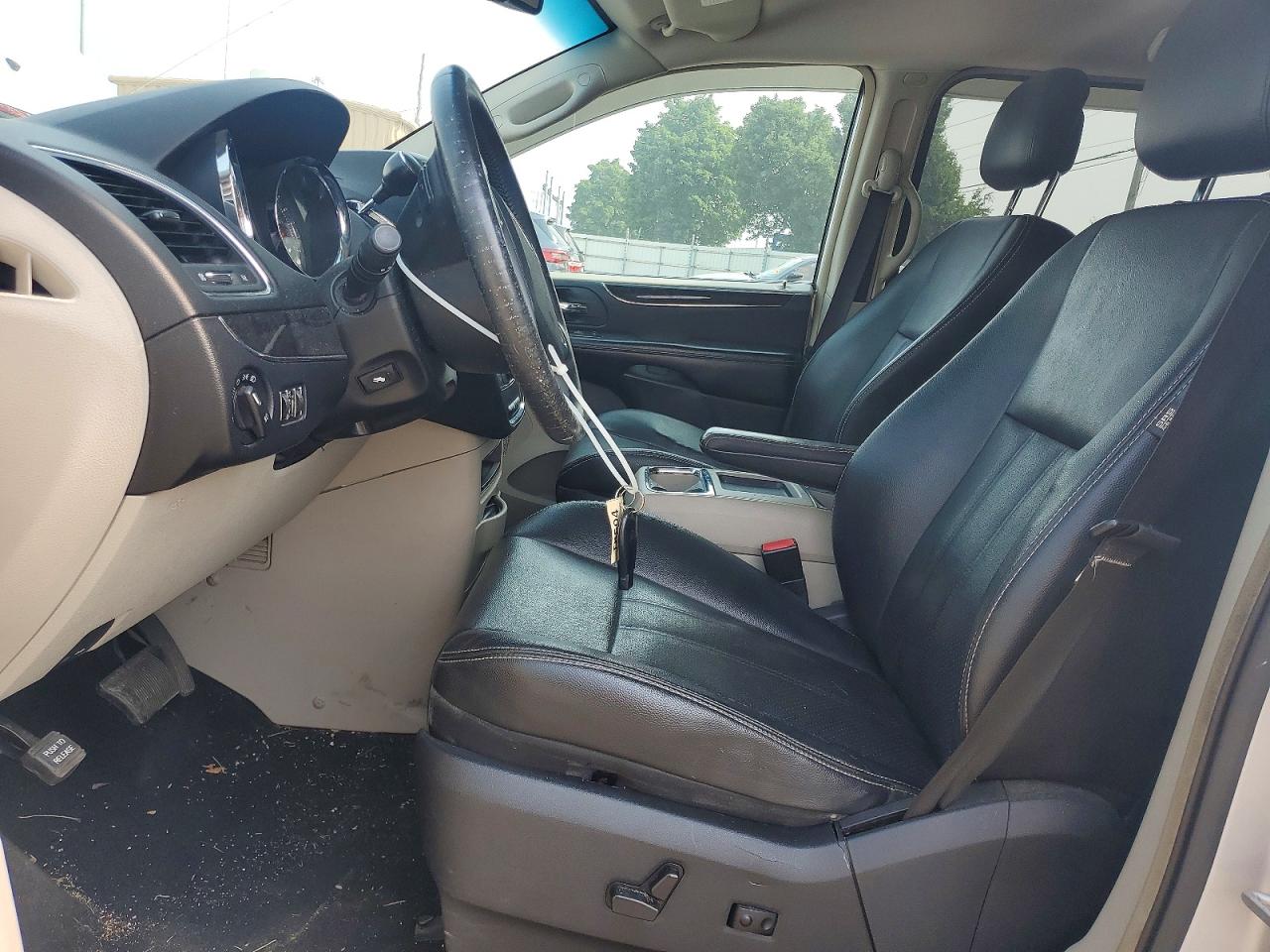 2012 CHRYSLER MINIVAN