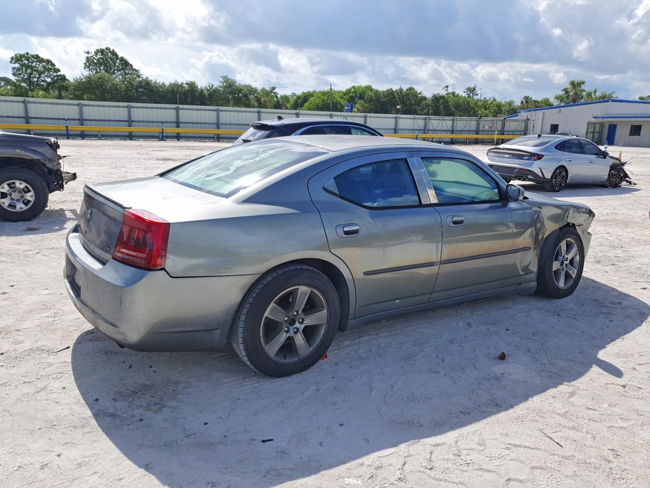 2006 DODGE CHARGER