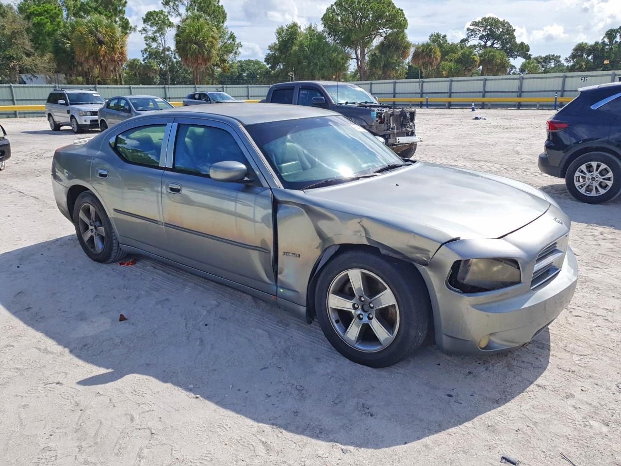 2006 DODGE CHARGER