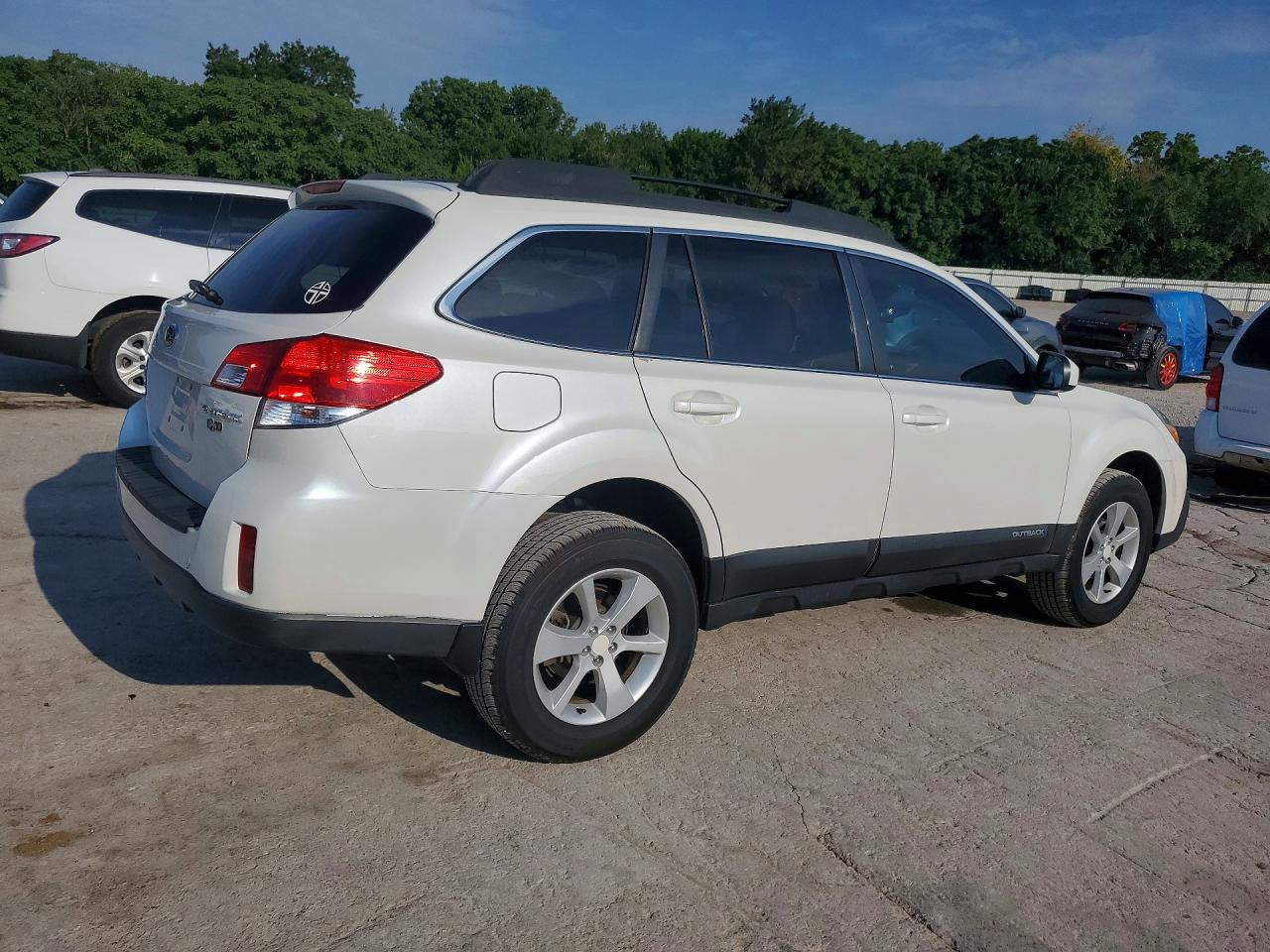 2013 SUBARU OUTBACK