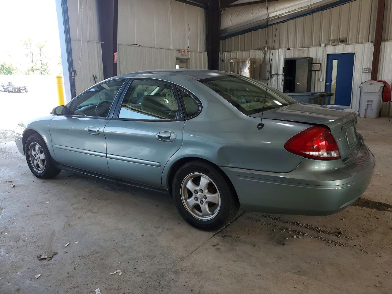 2006 FORD TAURUS