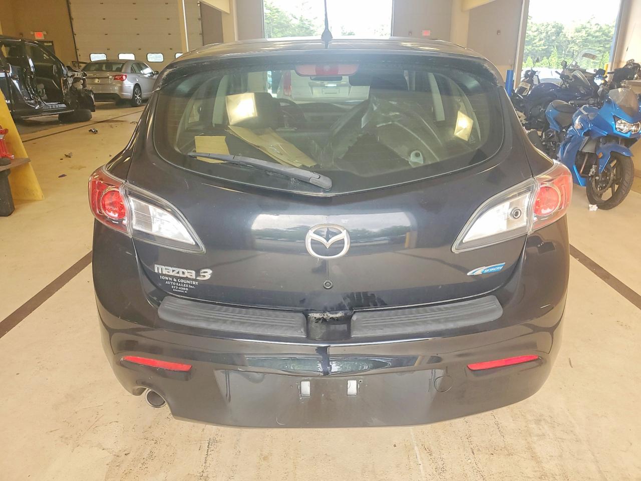 2013 MAZDA 3