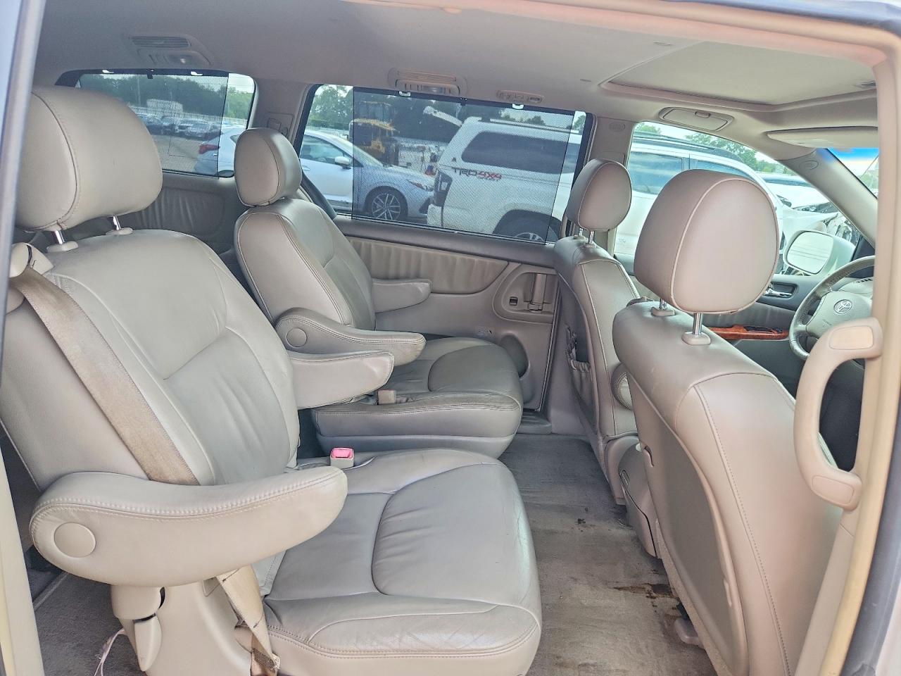 2006 TOYOTA SIENNA