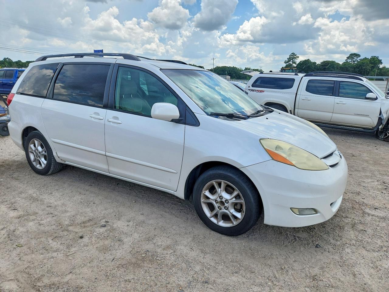 2006 TOYOTA SIENNA