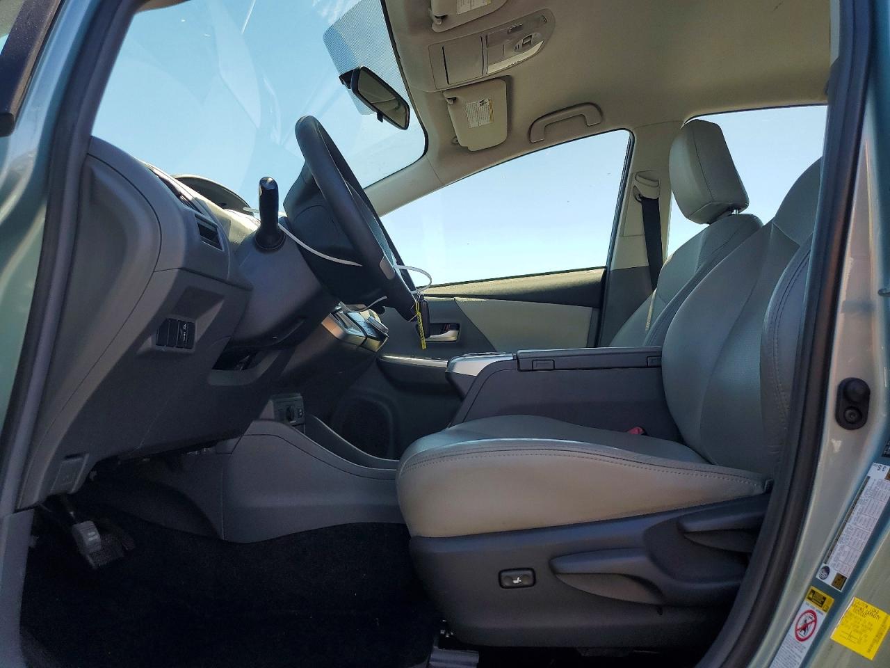 2013 TOYOTA PRIUS