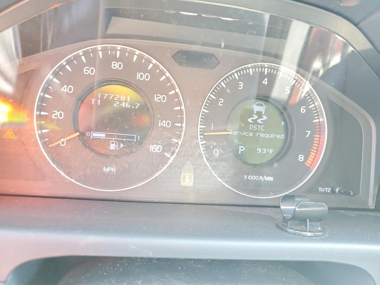 2008 VOLVO V70