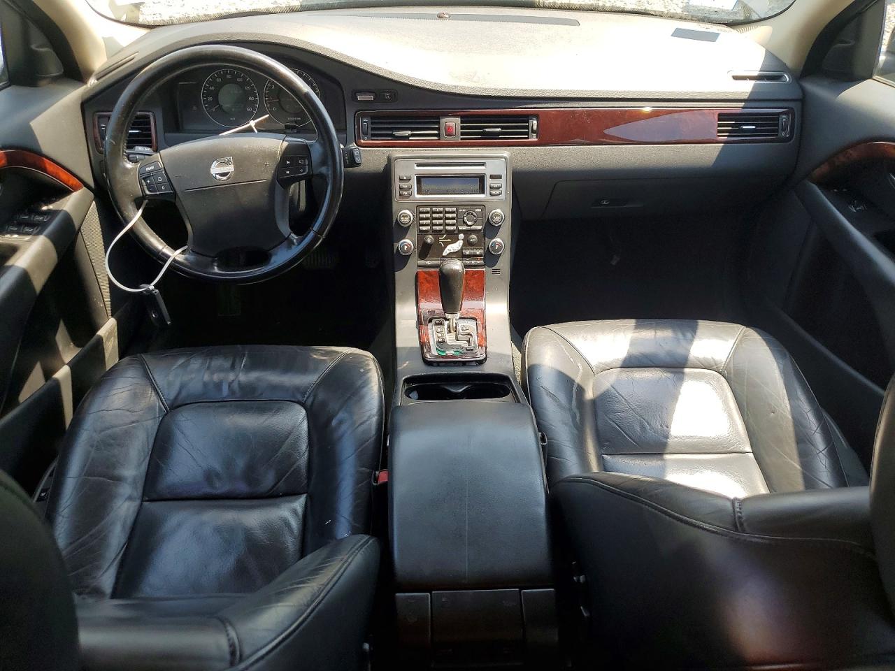 2008 VOLVO V70