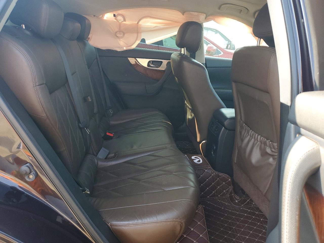 2011 INFINITI FX50
