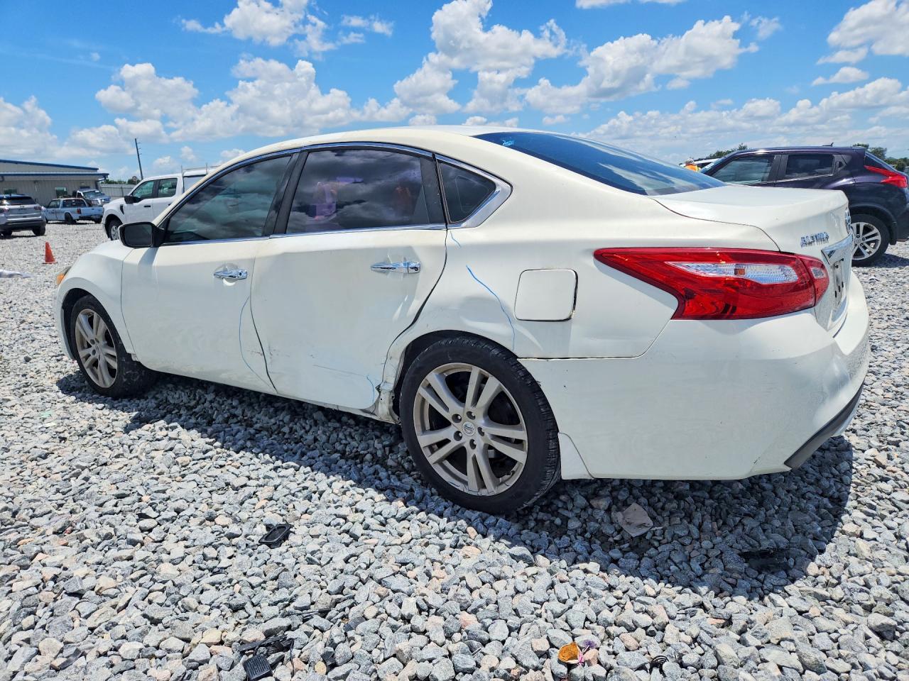 2017 NISSAN ALTIMA