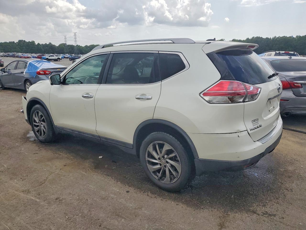 2015 NISSAN ROGUE
