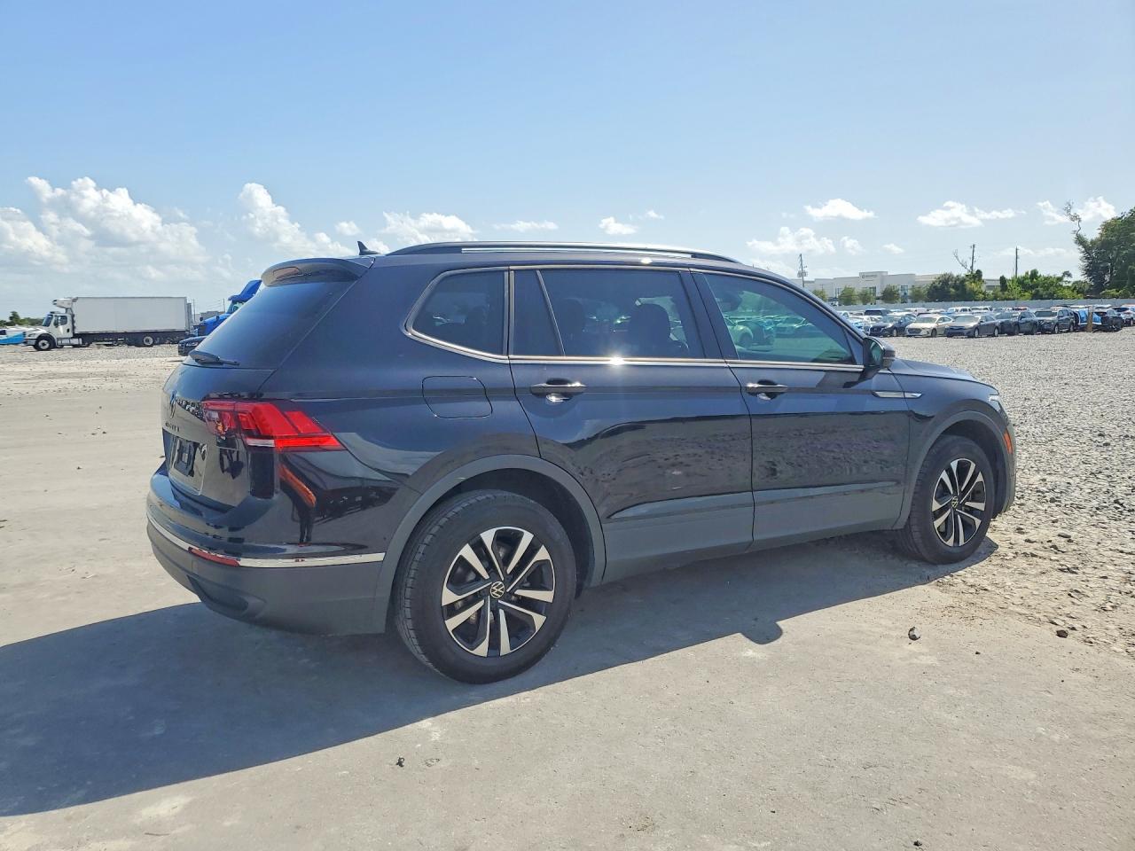 2022 VOLKSWAGEN TIGUAN