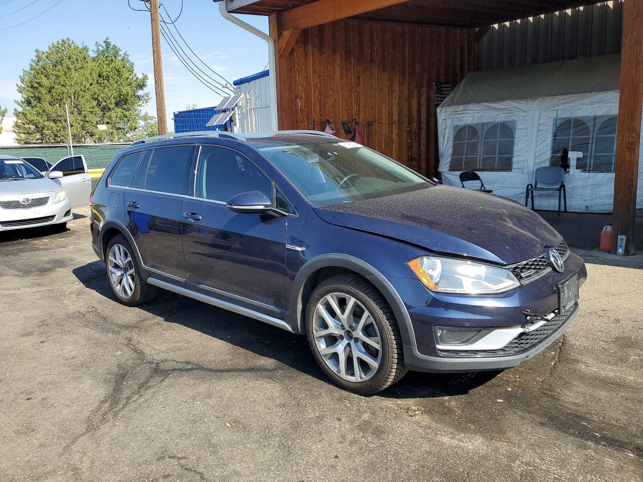 2017 VOLKSWAGEN GOLF