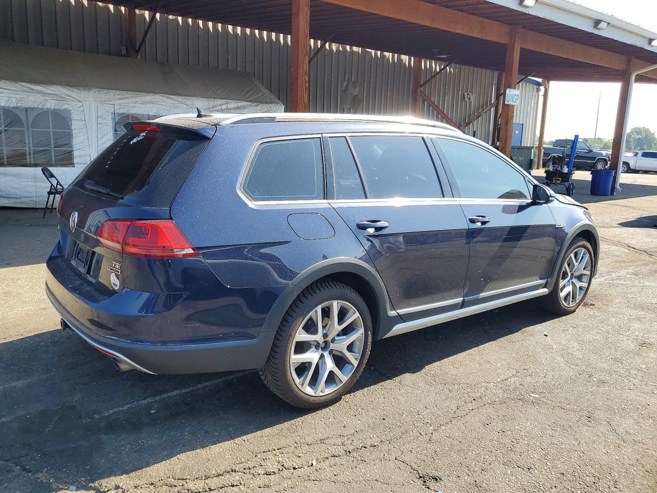 2017 VOLKSWAGEN GOLF
