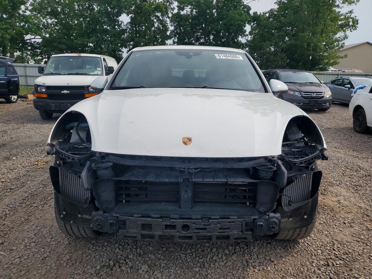 2018 PORSCHE CAYENNE