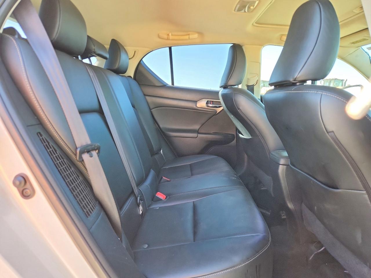 2014 LEXUS CT 200
