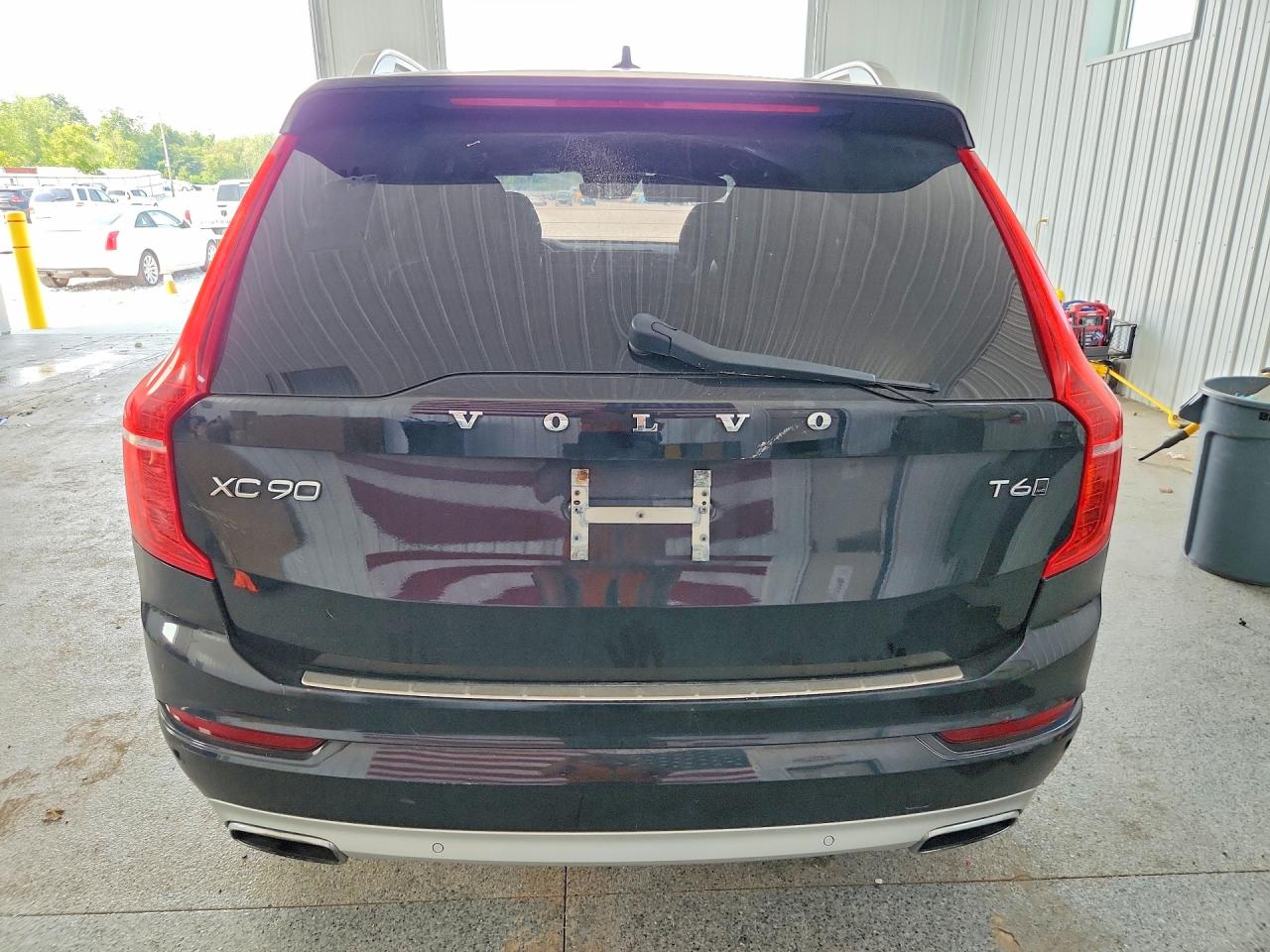 2017 VOLVO XC90