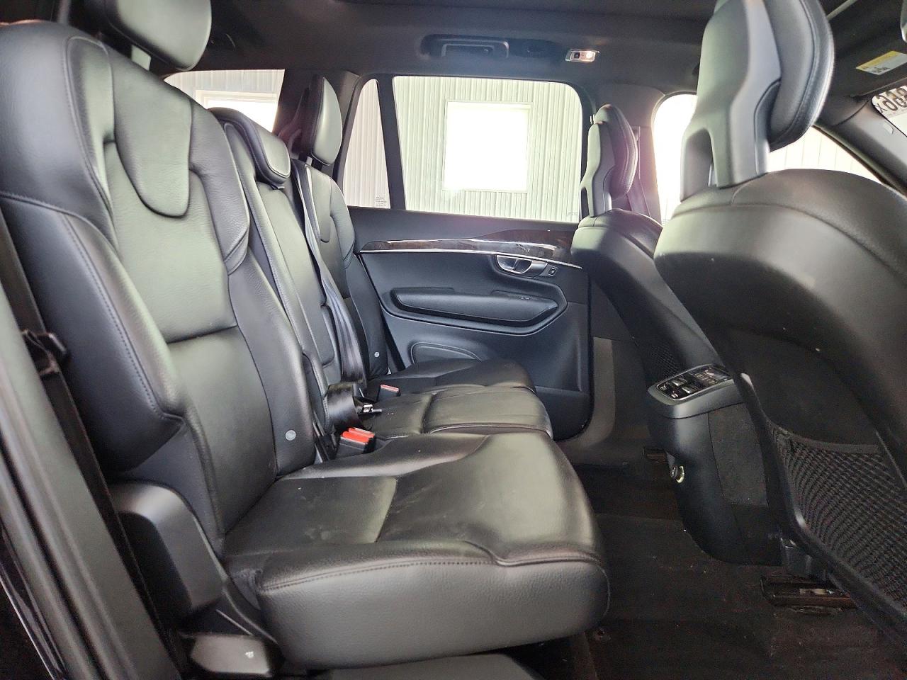 2017 VOLVO XC90