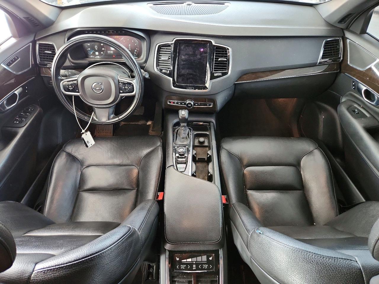 2017 VOLVO XC90