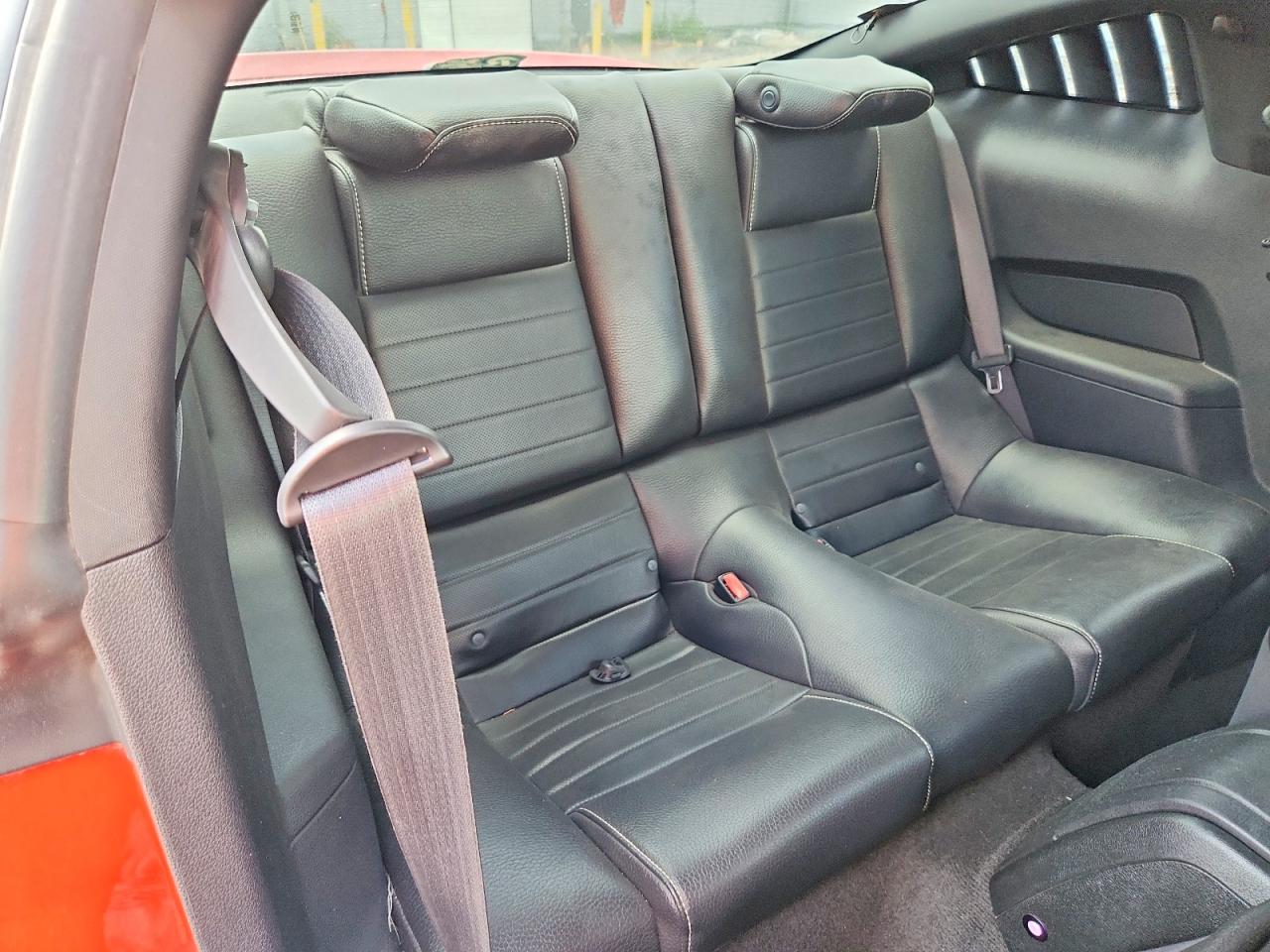 2011 FORD MUSTANG