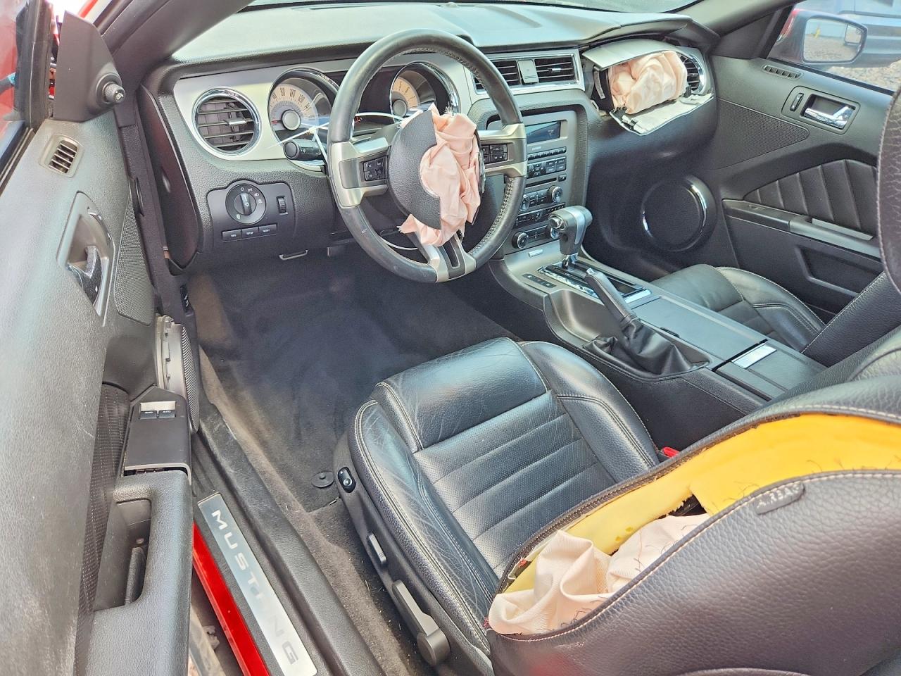 2011 FORD MUSTANG