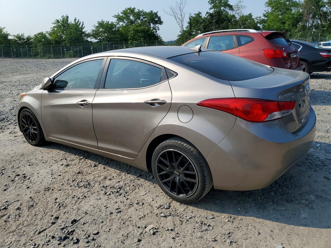 2013 HYUNDAI ELANTRA