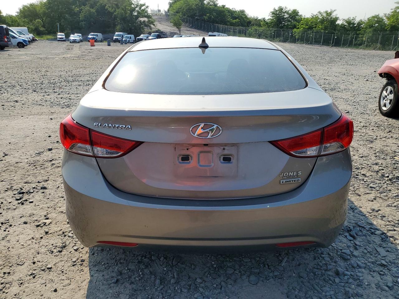 2013 HYUNDAI ELANTRA