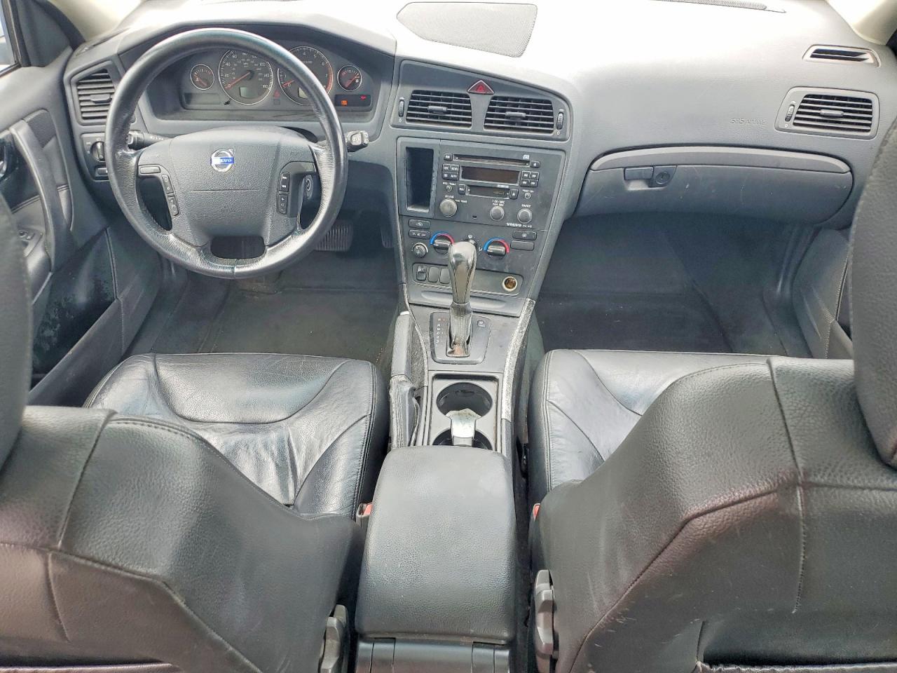 2004 VOLVO V70