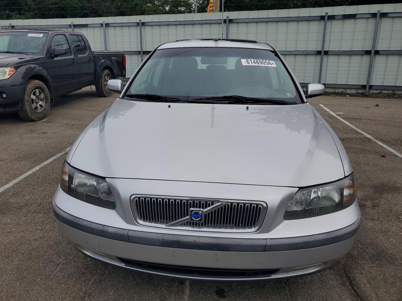 2004 VOLVO V70