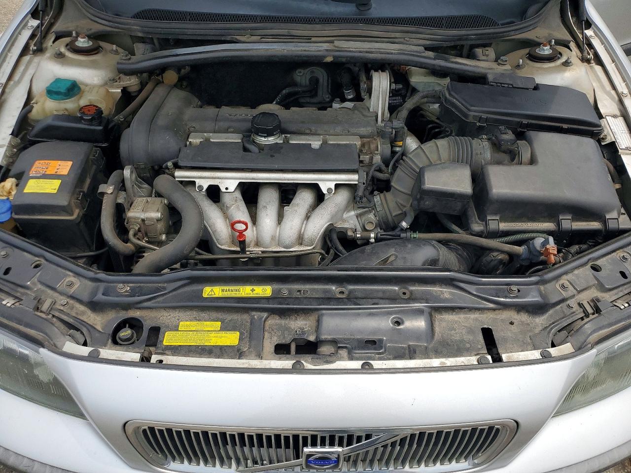 2004 VOLVO V70