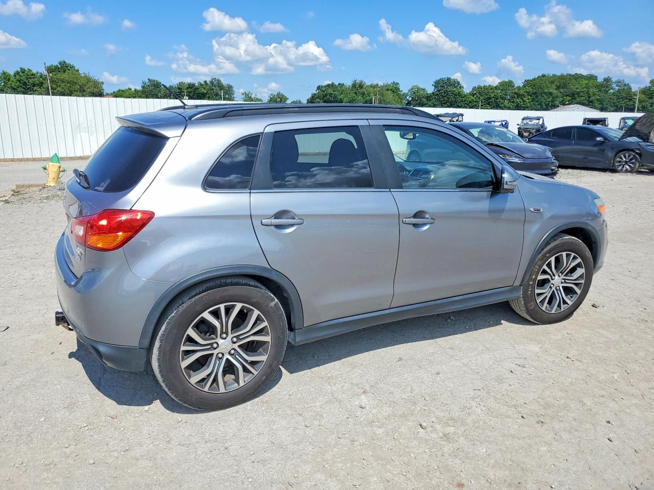 2016 MITSUBISHI OUTLANDER