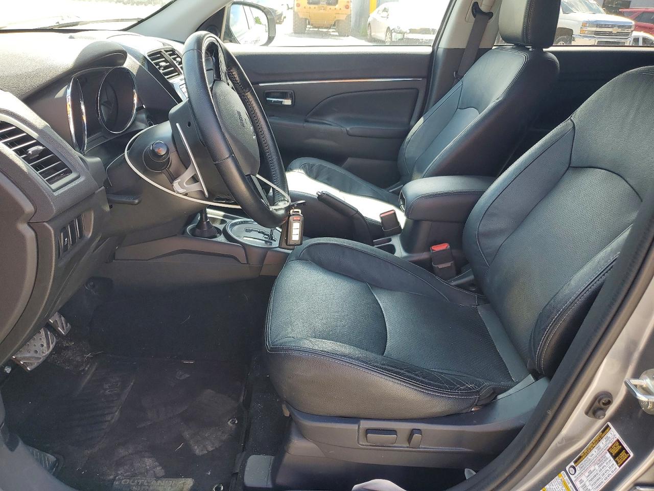 2016 MITSUBISHI OUTLANDER