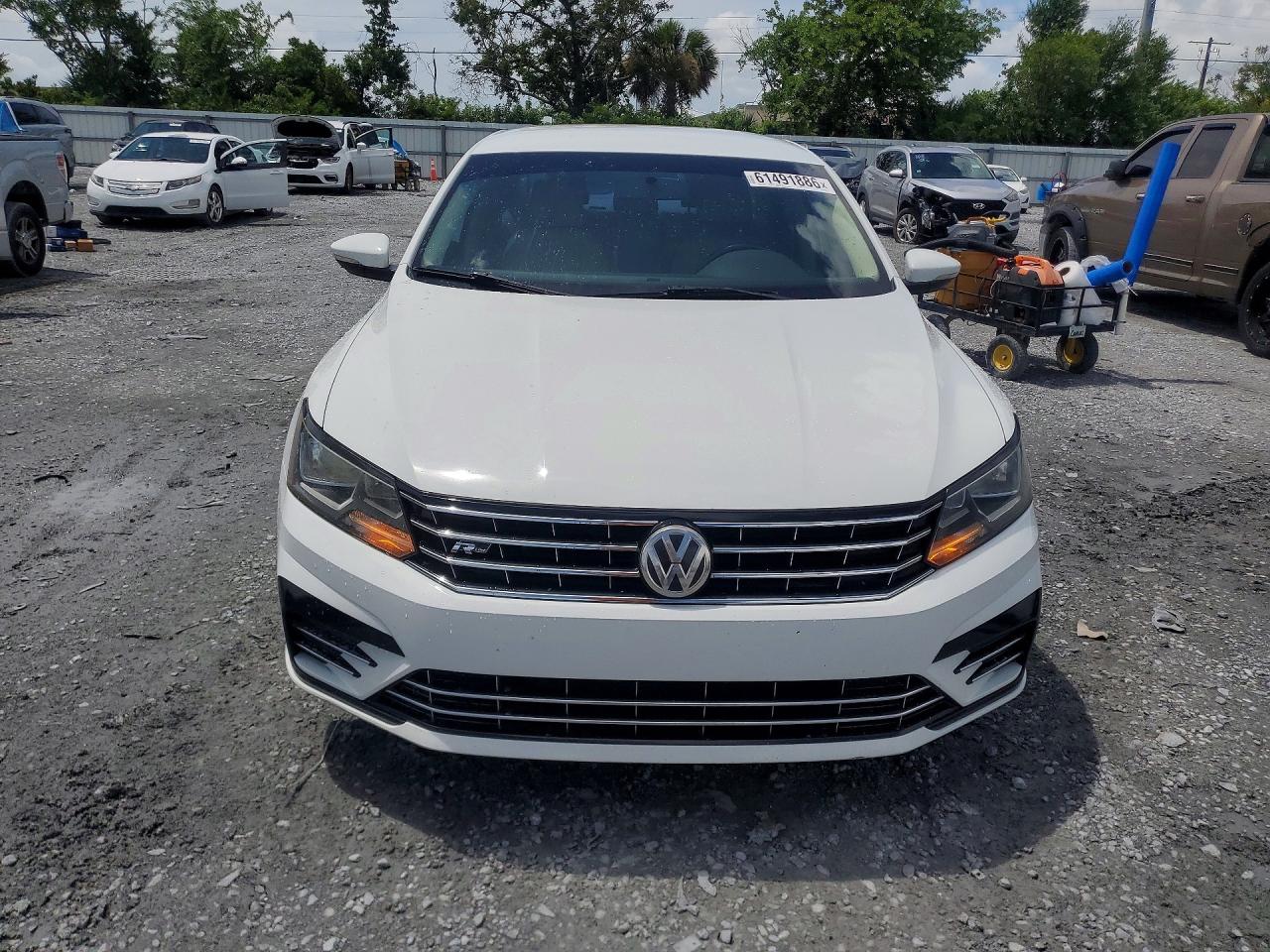 2017 VOLKSWAGEN PASSAT