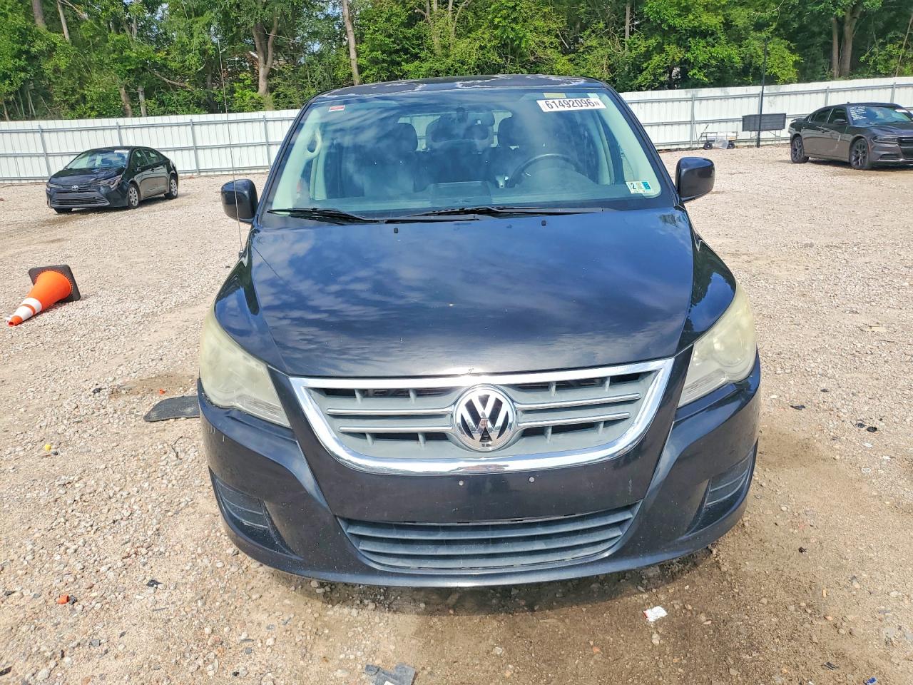 2010 VOLKSWAGEN ROUTAN