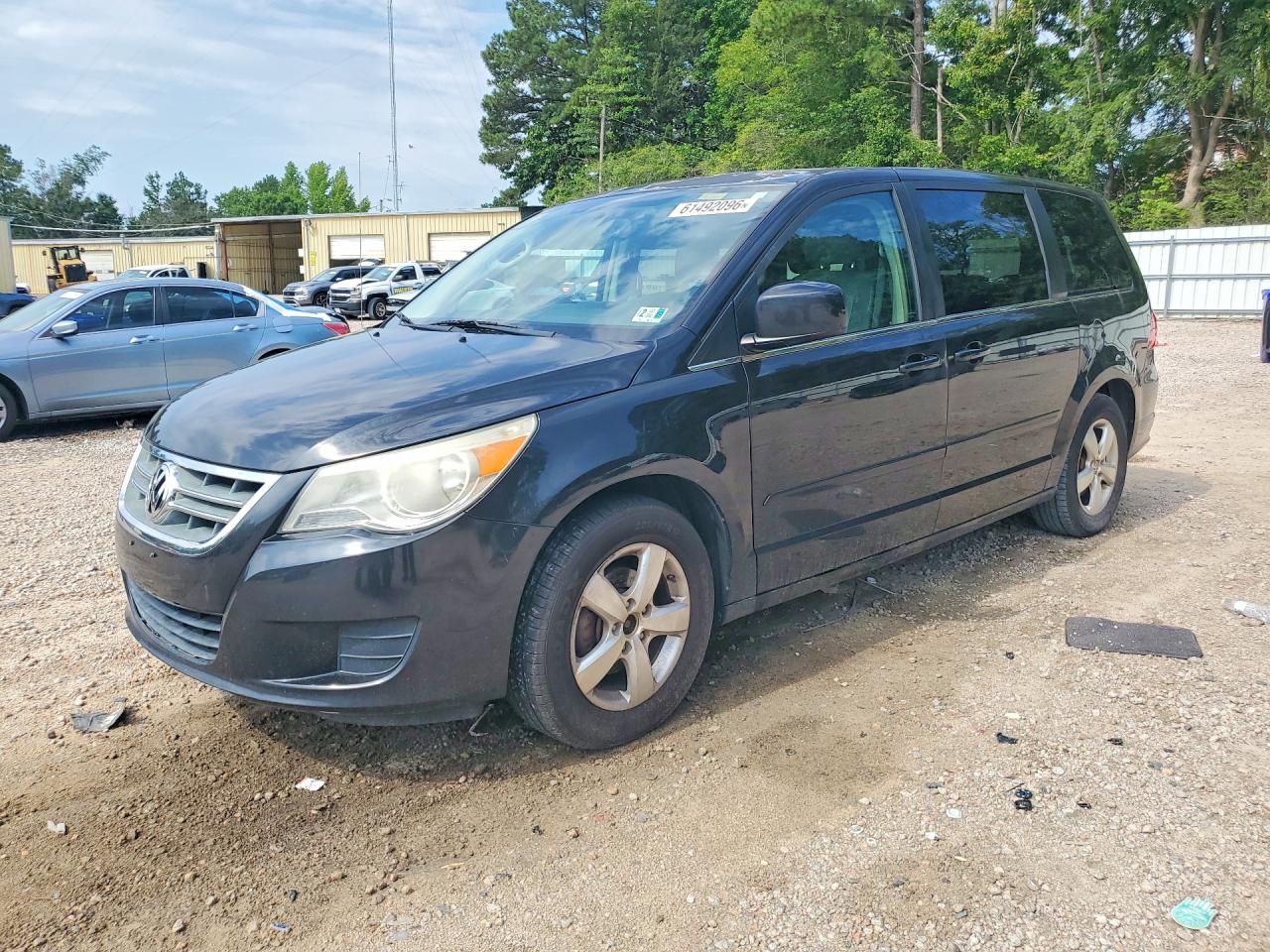 2010 VOLKSWAGEN ROUTAN