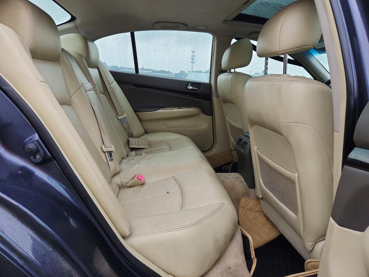 2011 INFINITI G37