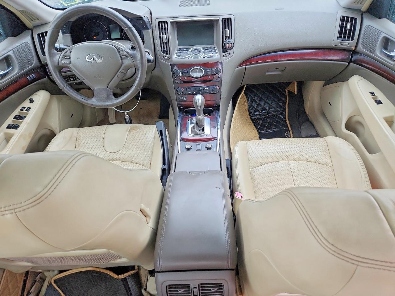 2011 INFINITI G37