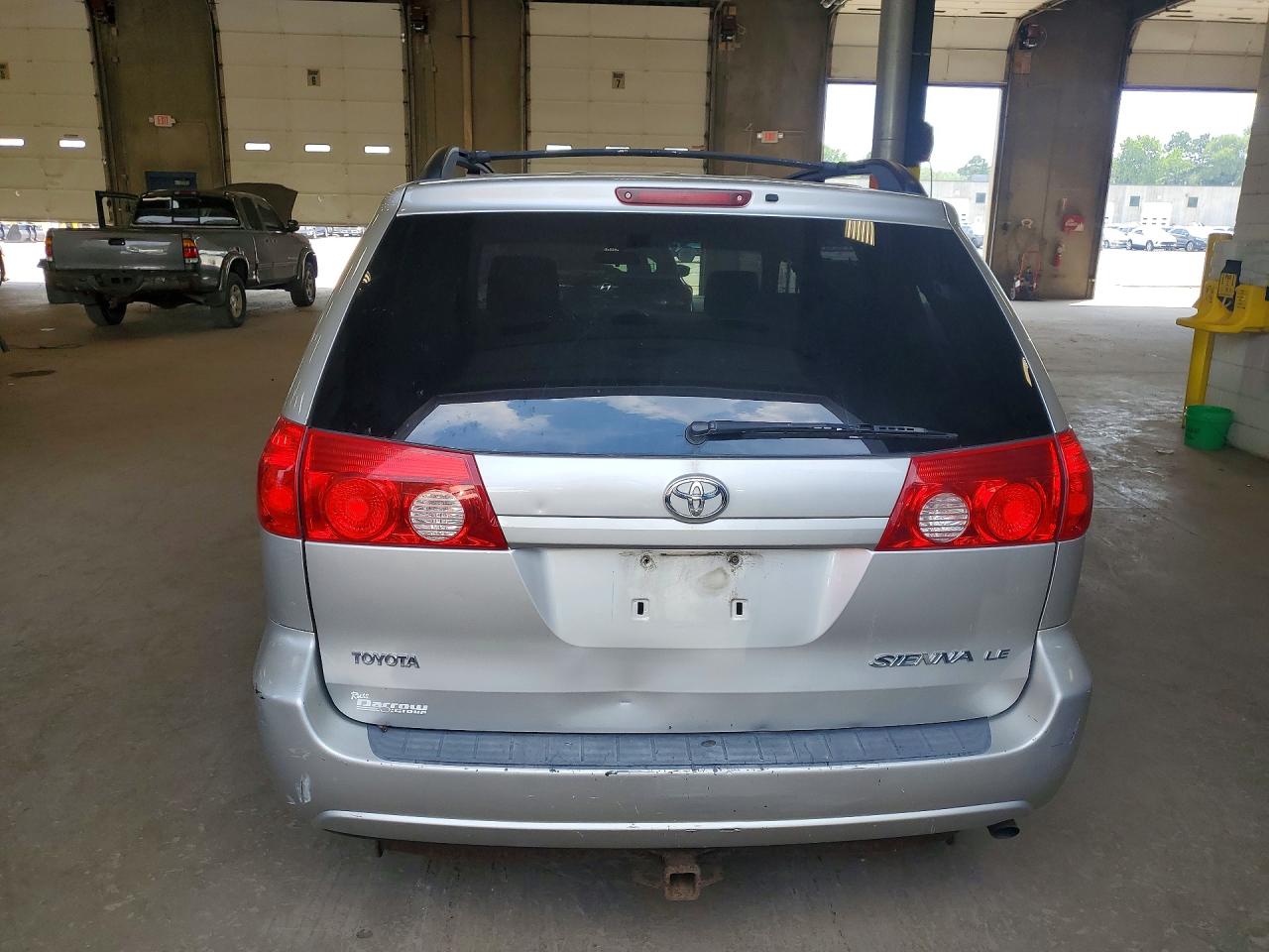 2008 TOYOTA SIENNA