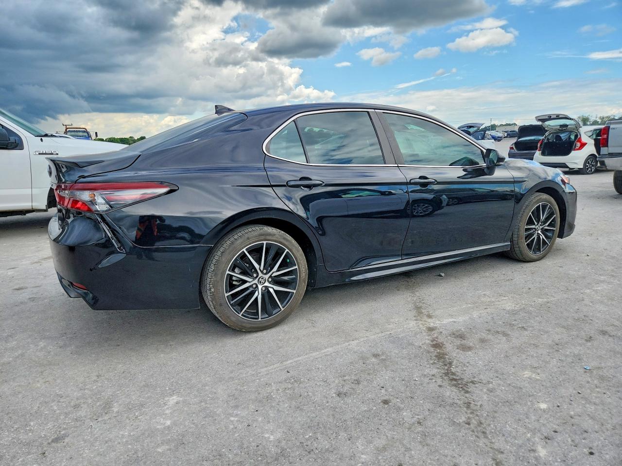 2024 TOYOTA CAMRY