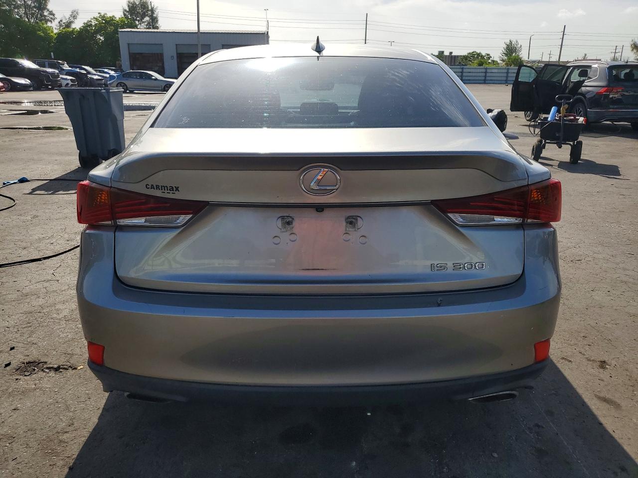 2018 LEXUS IS