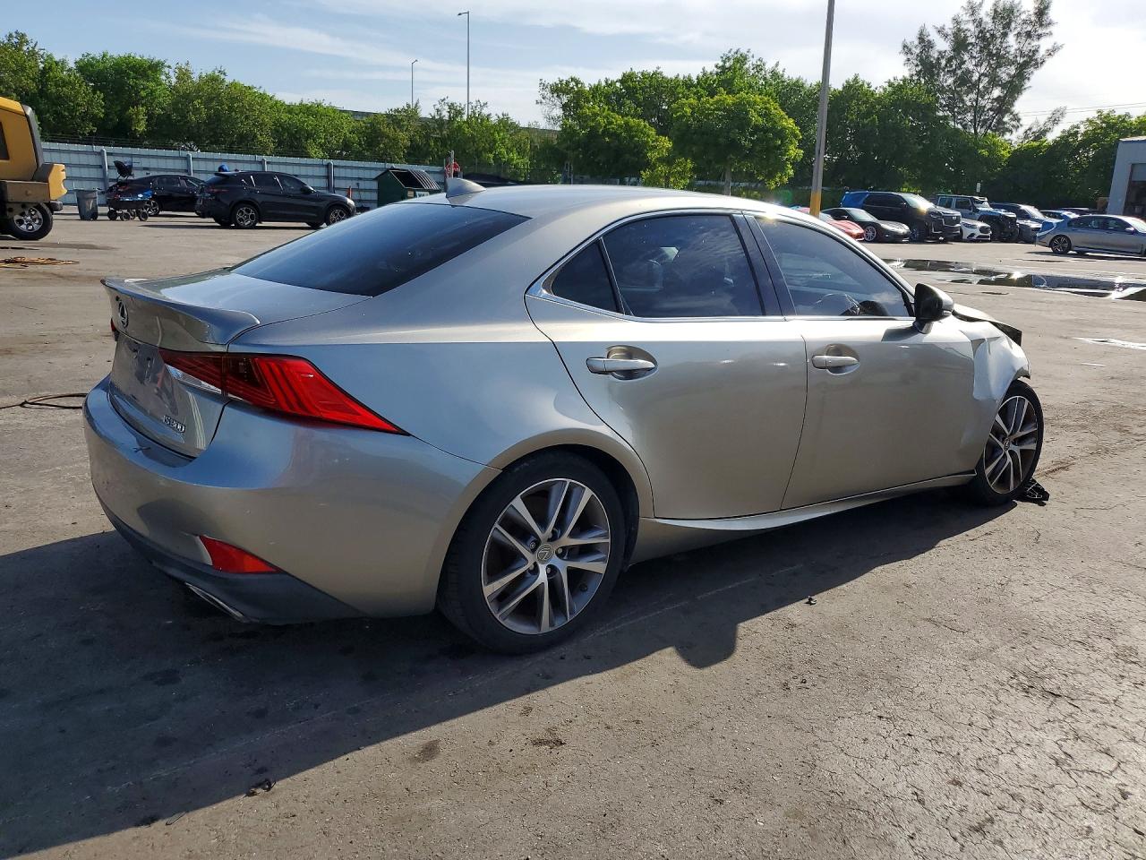 2018 LEXUS IS
