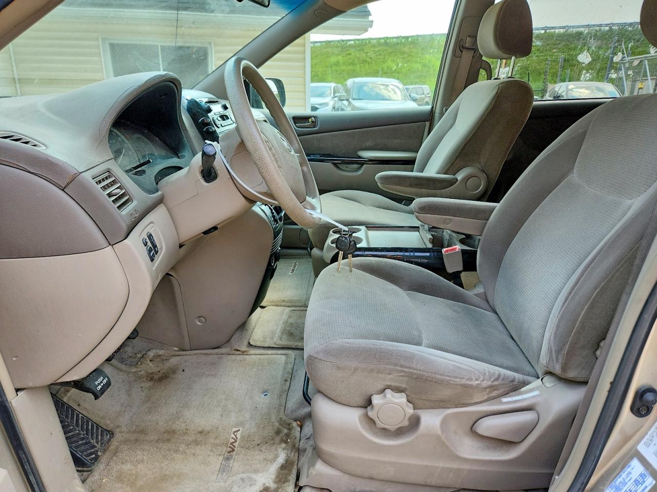 2004 TOYOTA SIENNA