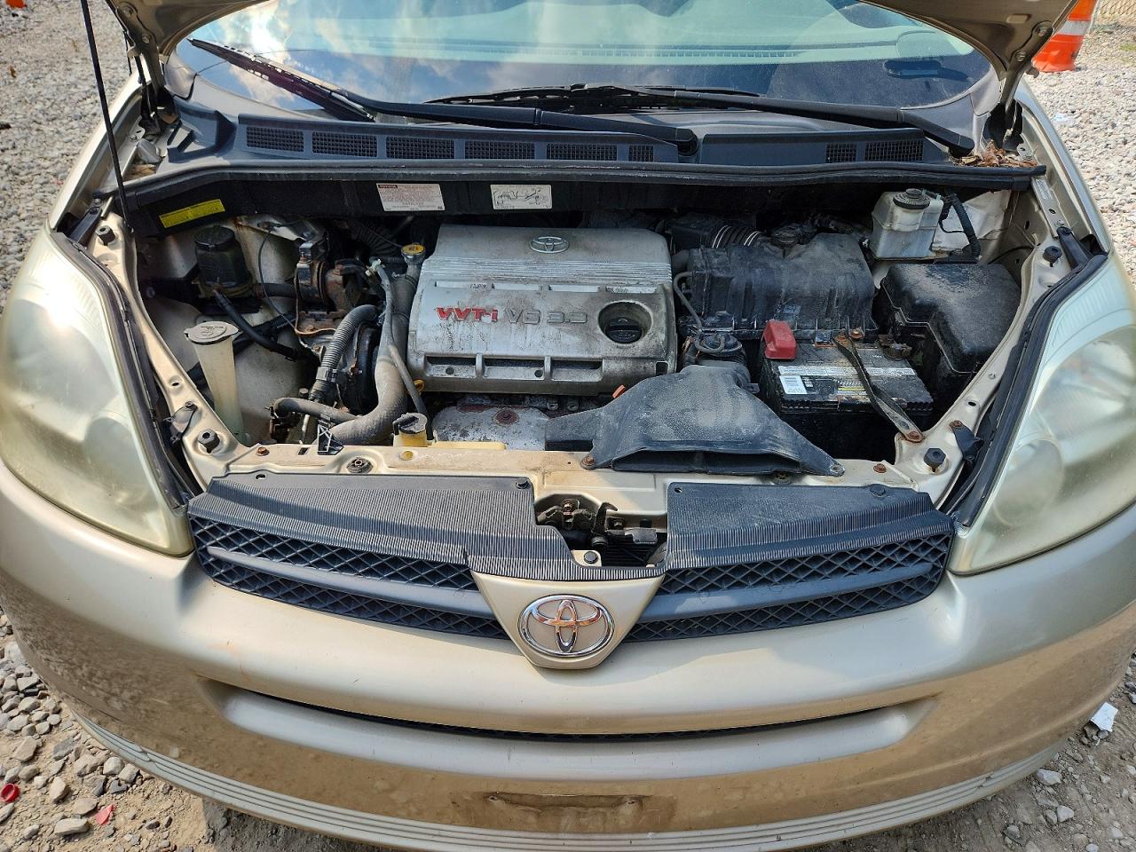 2004 TOYOTA SIENNA