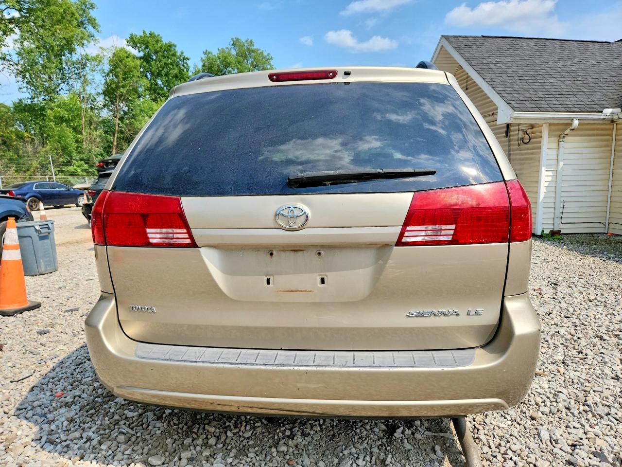 2004 TOYOTA SIENNA