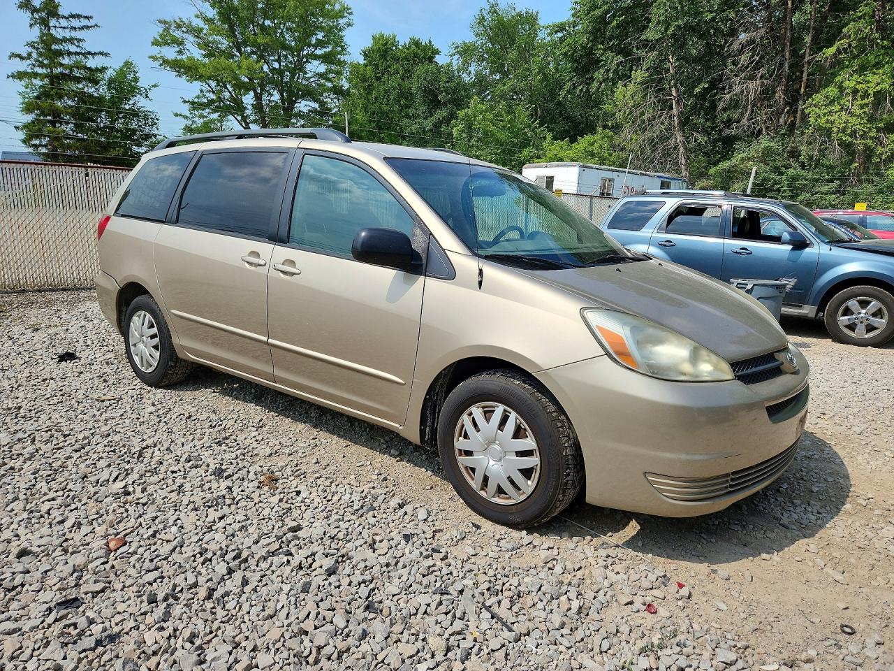 2004 TOYOTA SIENNA