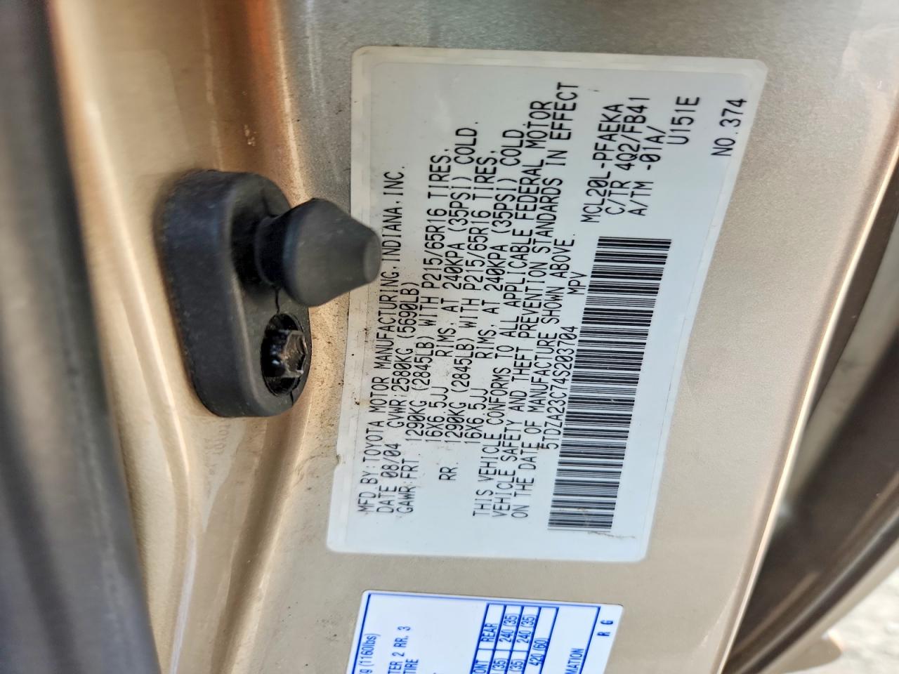2004 TOYOTA SIENNA
