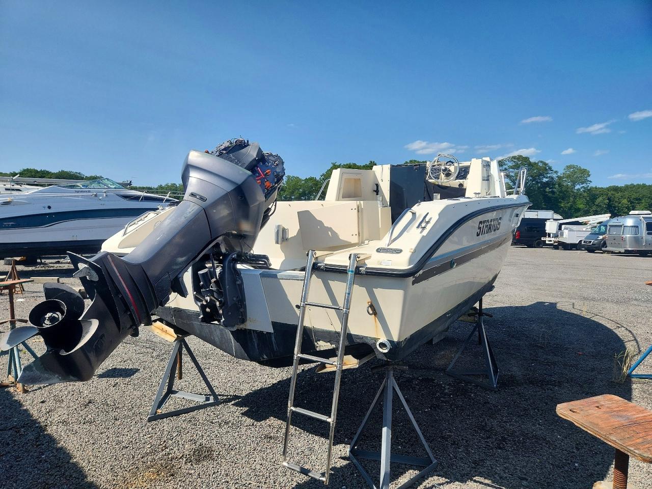 1995 STRATOS BOAT 2300
