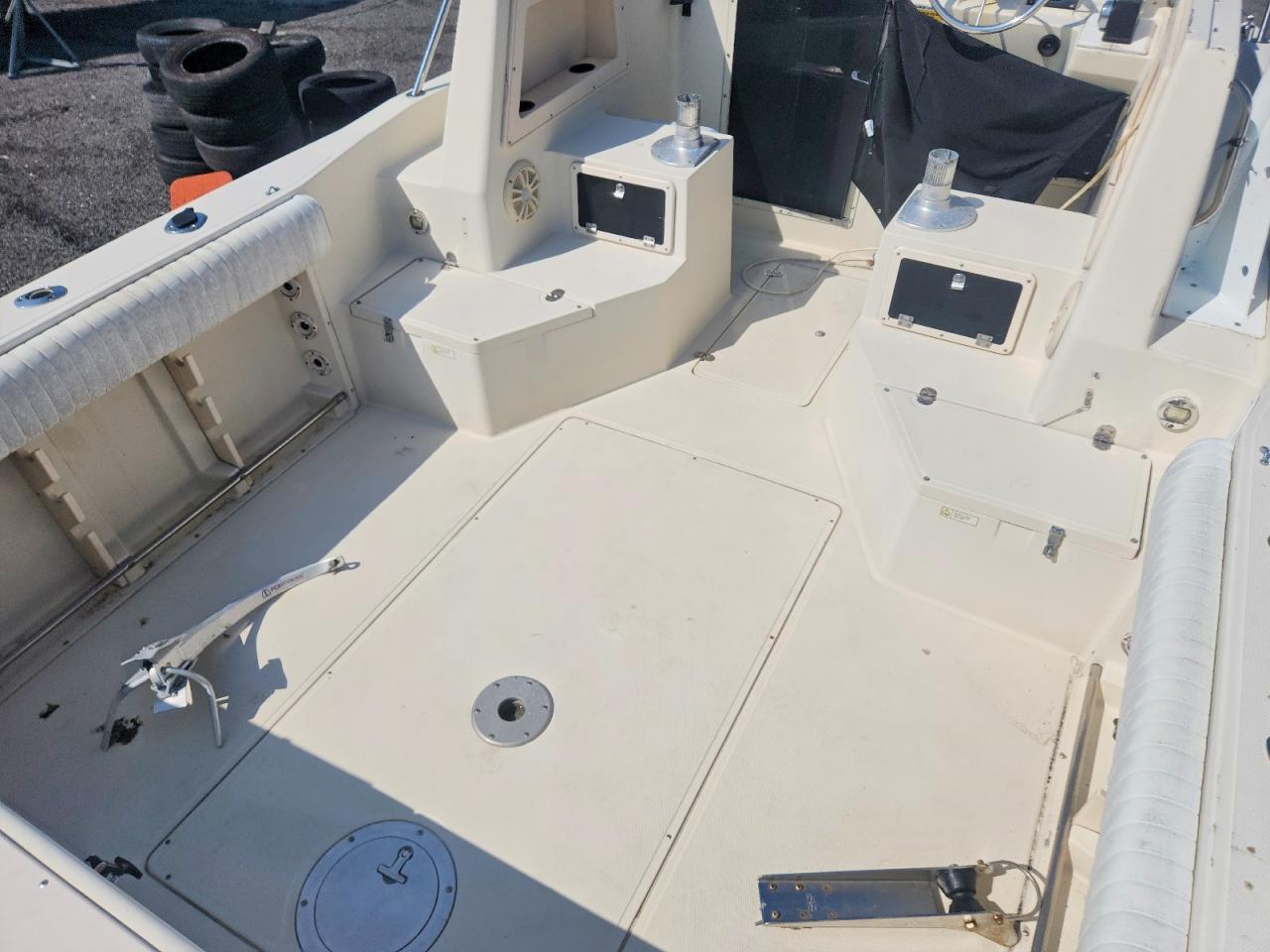 1995 STRATOS BOAT 2300